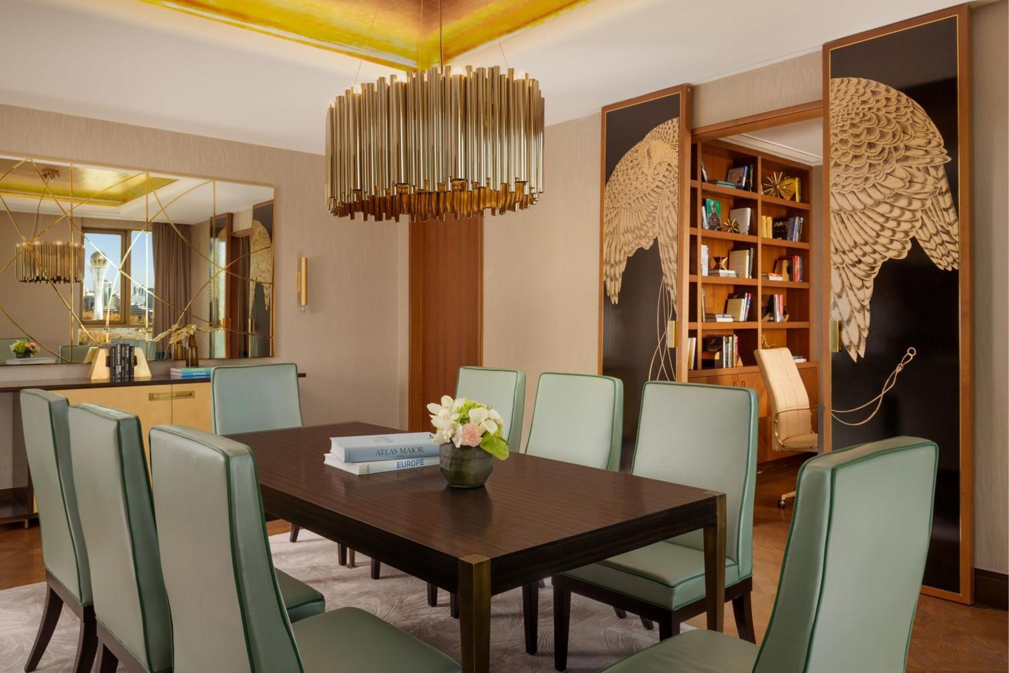 The Ritz-carlton,