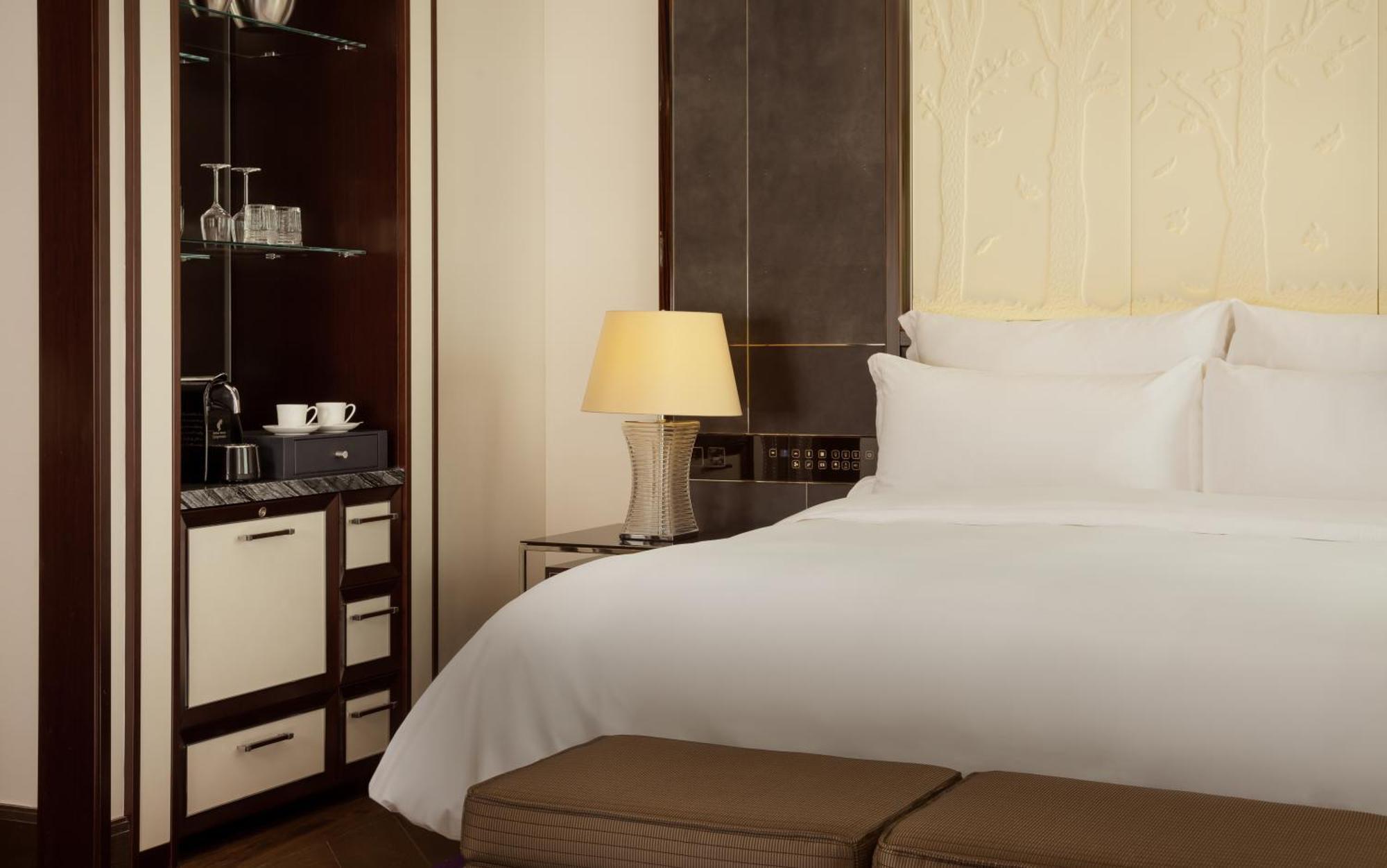Отель The Ritz-carlton,