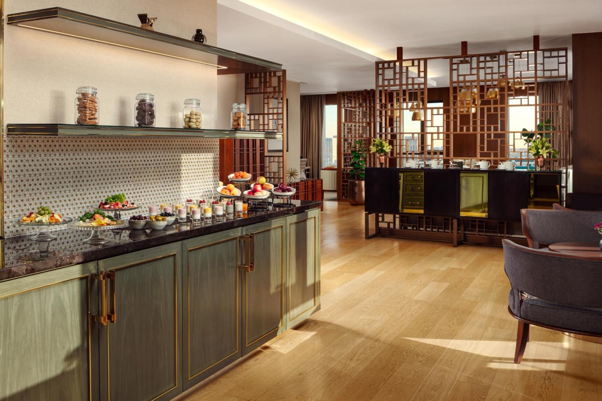 The Ritz-carlton, Otel 5*