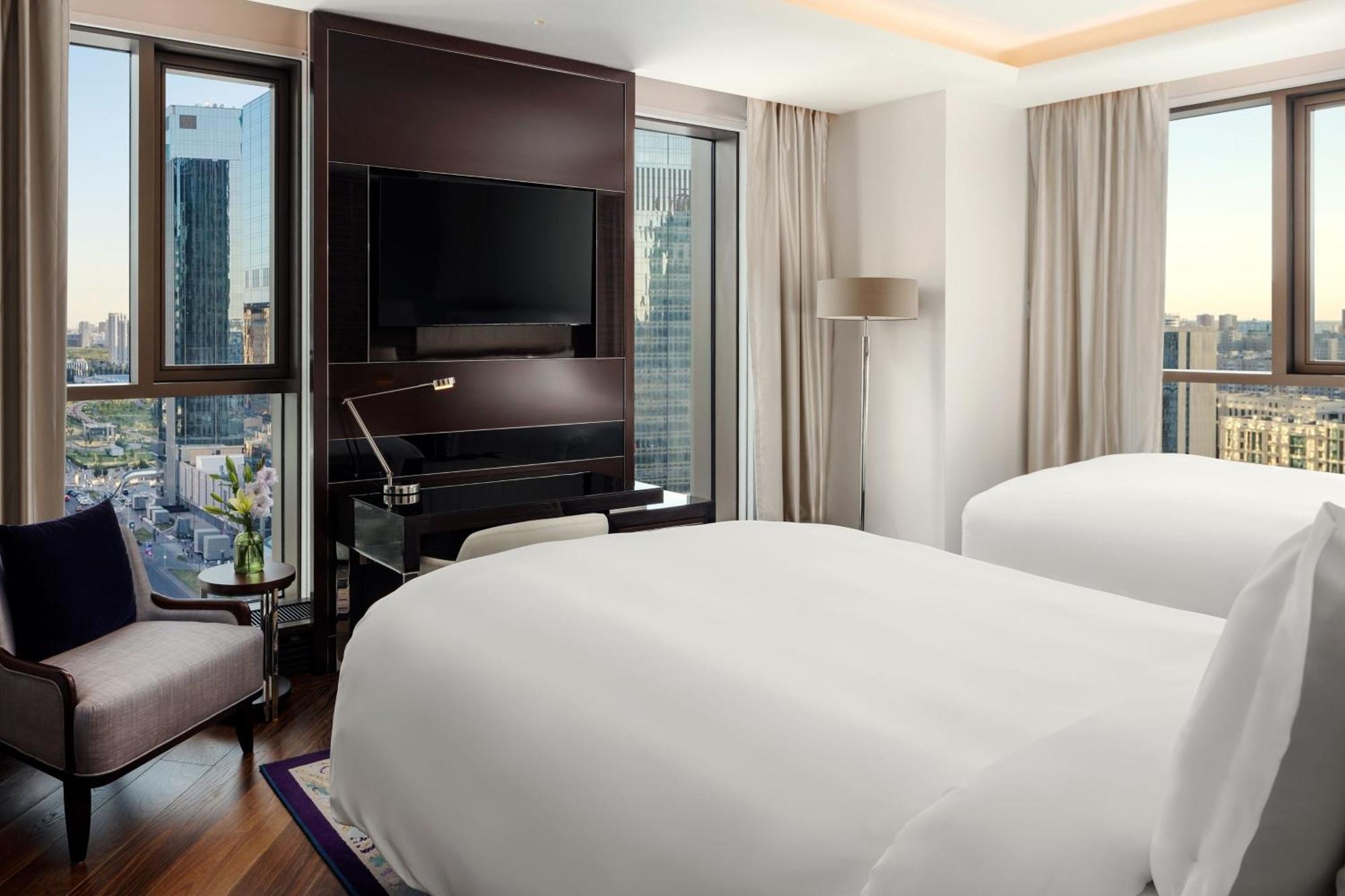 The Ritz-carlton, Отель 5*