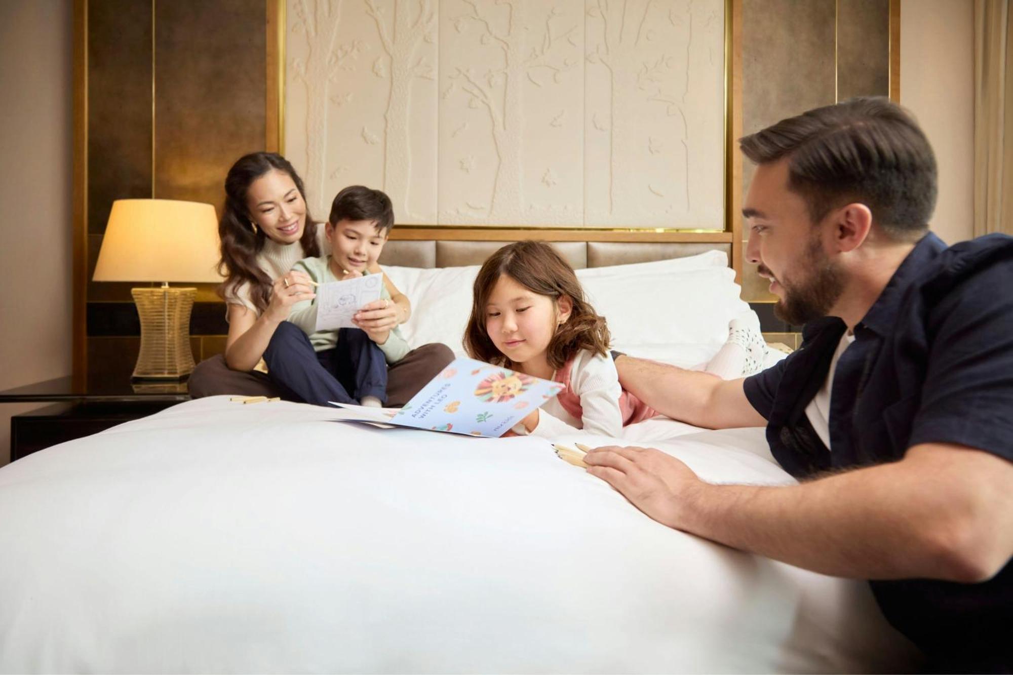 The Ritz-carlton, Отель